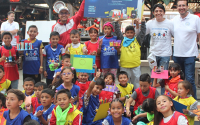Día del reciclaje en Bogotá con voluntarios de la empresa Kimberly Clark