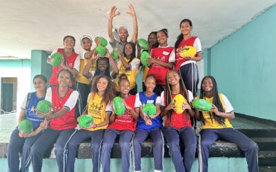 Visita de la Cancillería y la embajada de Australia a Puerto Tejada Cauca, seleccionando al grupo femenino que viajará a Australia para formarse en fútbol australiano