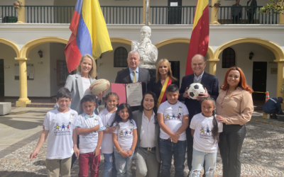 Orden al mérito José Acevedo y Gómez en el grado cruz de oro por el Consejo de Bogotá por más de 20 años de servicio social